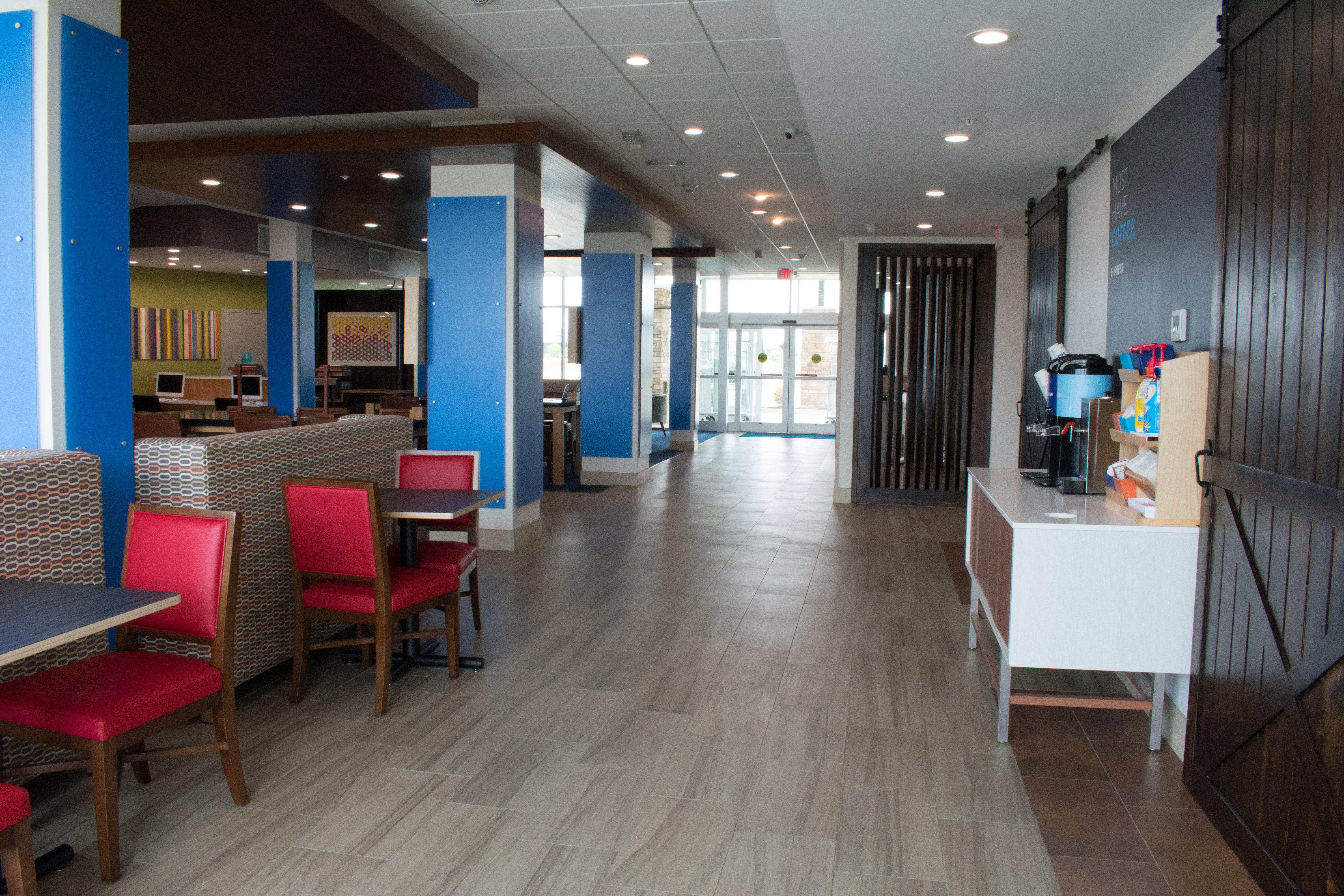 Holiday Inn Express & Suites West Memphis By Ihg Exterior photo