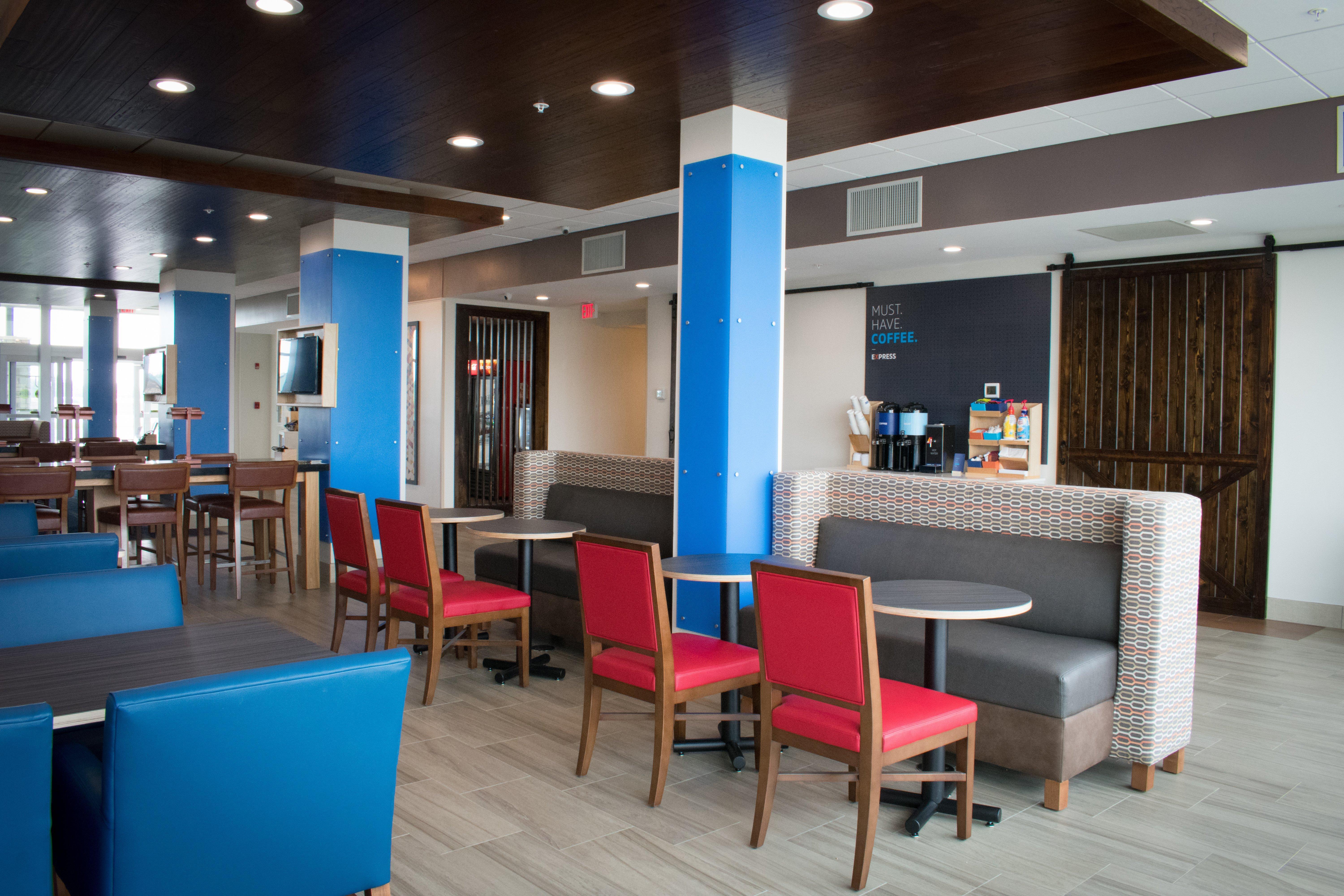 Holiday Inn Express & Suites West Memphis By Ihg Exterior photo